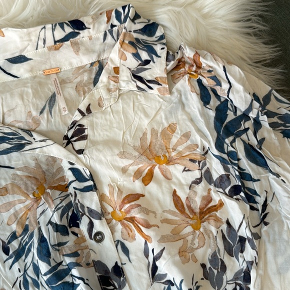 F r e e  P e o p l e • Tropical button down blouse - Picture 7 of 7